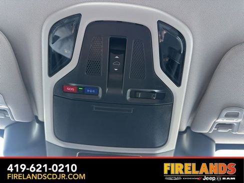 Used 2025 Subaru Outback Premium w/ Popular Package #1A image 31