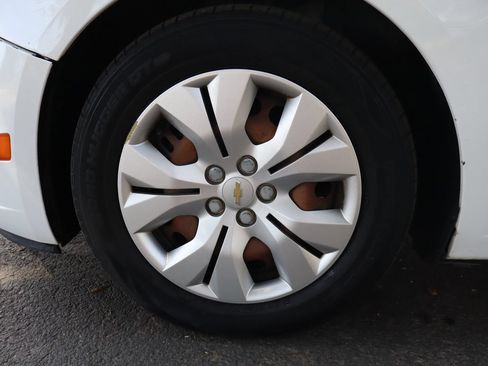 Used 2012 Chevrolet Cruze LS FWD image 38