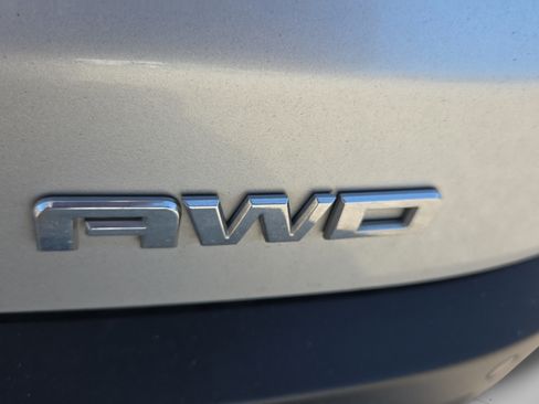 Used 2018 GMC Acadia SLT AWD/4WD image 35
