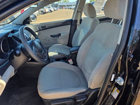Used 2010 Kia Forte LX w/ Convenience Pkg FWD image 4