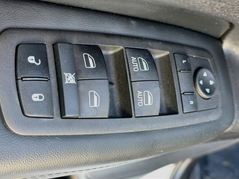 Used 2021 Jeep Grand Cherokee Laredo X AWD/4WD image 22