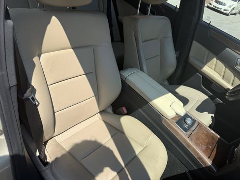 Used 2013 Mercedes-Benz E 350 BlueTEC Sedan image 9