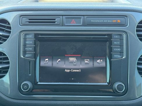 Used 2017 Volkswagen Tiguan S AWD/4WD image 13