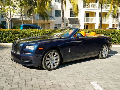 Used 2016 Rolls-Royce Dawn image 2