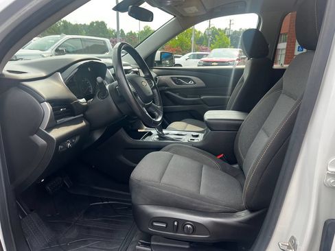 Used 2019 Chevrolet Traverse LT FWD image 13