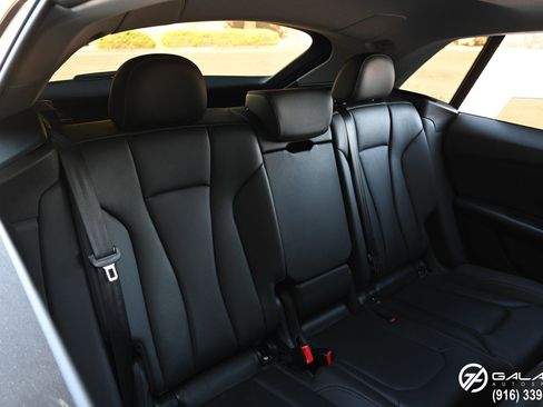 Used 2019 Audi Q8 Premium Plus w/ Premium Plus image 13