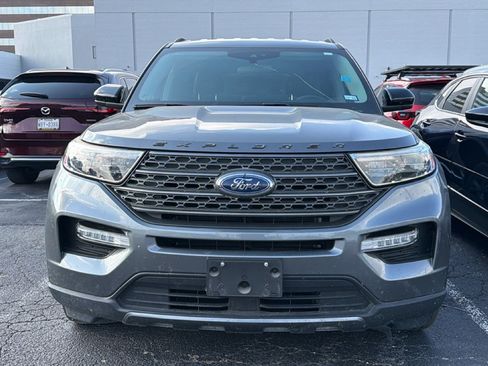 Used 2023 Ford Explorer XLT w/ Equipment Group 202A RWD image 3
