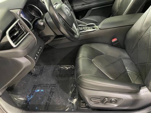 Used 2018 Toyota Camry XLE image 15