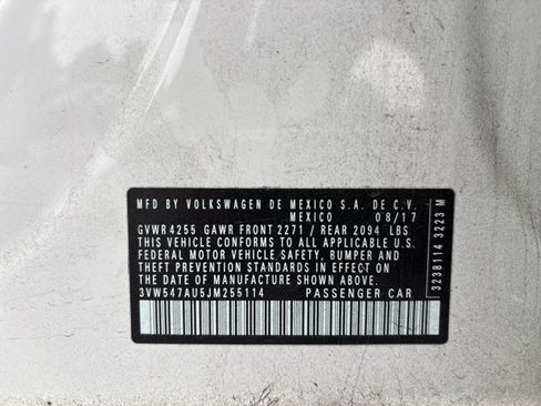 Used 2018 Volkswagen Golf 4-Door FWD image 27