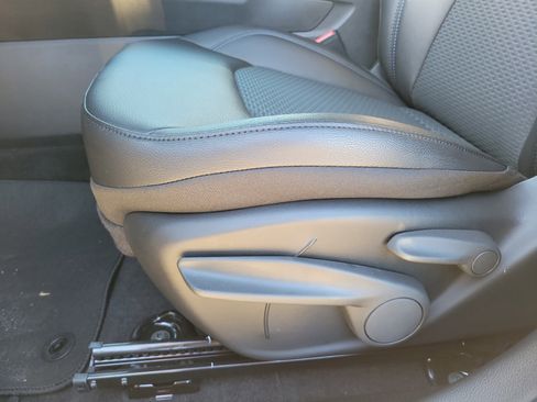 New 2026 Jeep Compass Latitude image 11