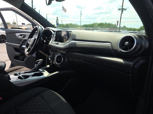 Used 2019 Chevrolet Blazer LT FWD image 32