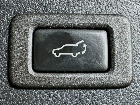 Used 2016 Subaru Forester 2.5i Touring w/ Eyesight & Navigation System image 30