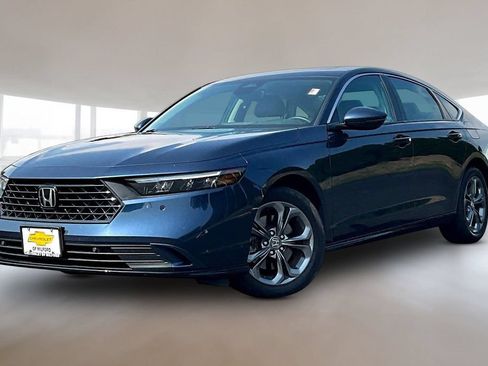 Used 2023 Honda Accord EX-L image 3