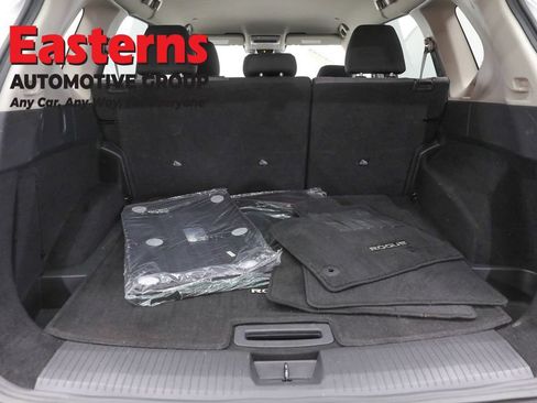 Used 2023 Nissan Rogue SV AWD/4WD image 9