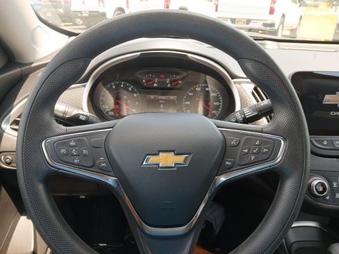 Used 2025 Chevrolet Malibu LT FWD image 24