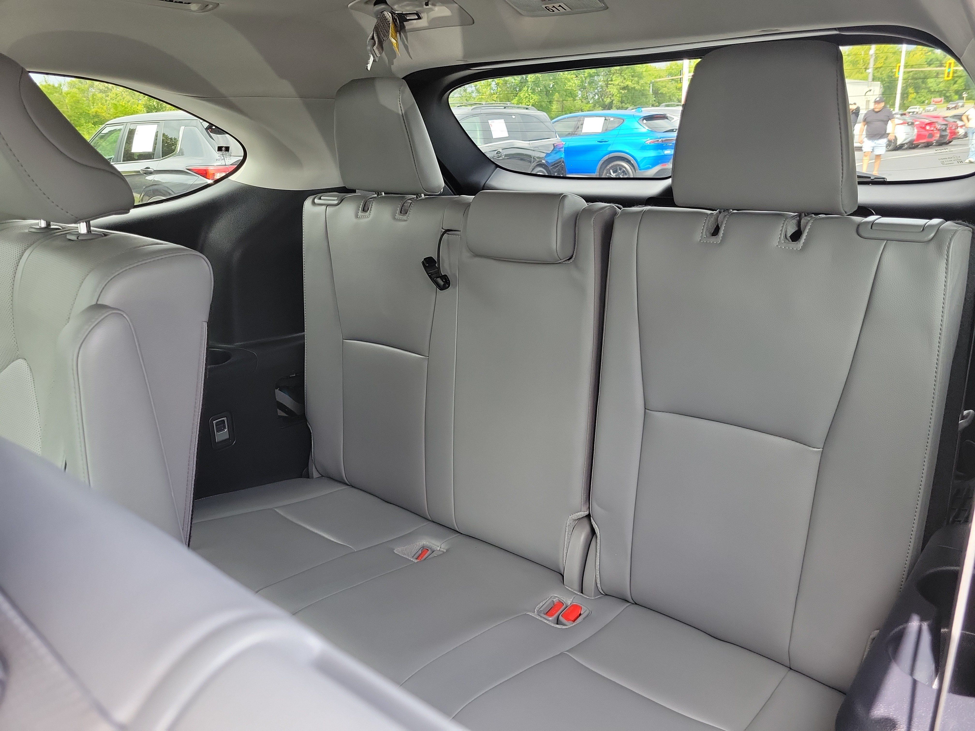 Used 2024 Toyota Highlander Limited AWD/4WD image 15