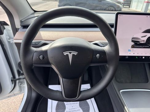 Used 2024 Tesla Model Y 2WD image 15