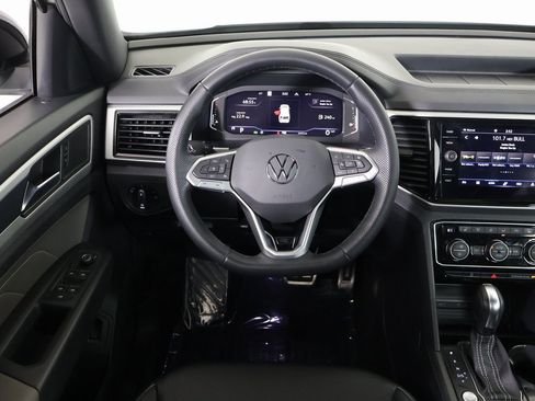 Used 2023 Volkswagen Atlas Cross Sport SEL R-Line image 33