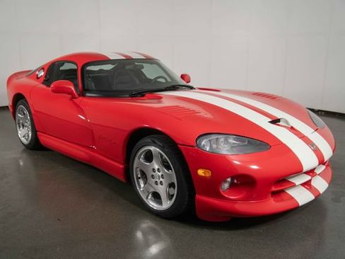 Used 2002 Dodge Viper GTS RWD image 2