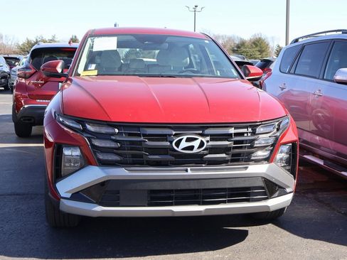 Certified 2025 Hyundai Tucson SE image 5