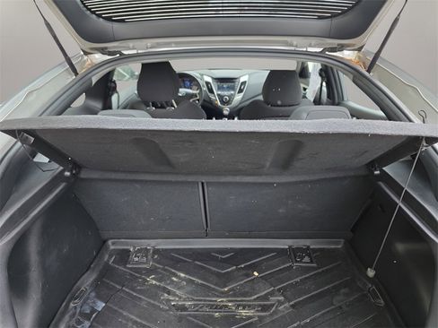 Used 2016 Hyundai Veloster image 12