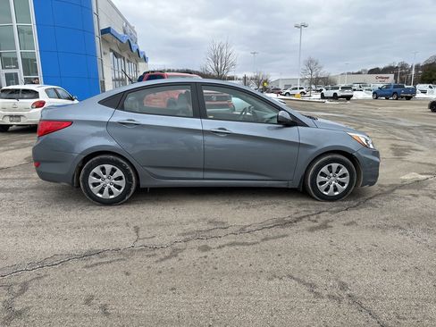 Used 2017 Hyundai Accent SE image 2