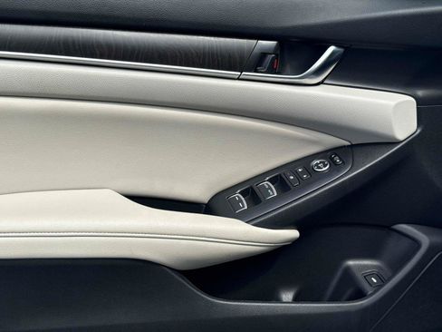 Used 2020 Honda Accord EX image 17