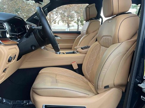 Used 2023 Jeep Grand Wagoneer L Series III image 35