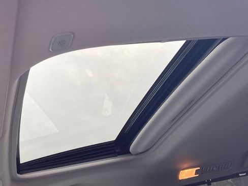 Used 2025 Toyota Sienna XLE w/ XLE Plus Package image 49