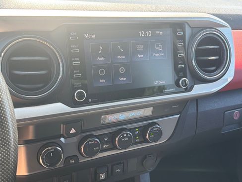 Used 2021 Toyota Tacoma SR5 AWD/4WD image 24