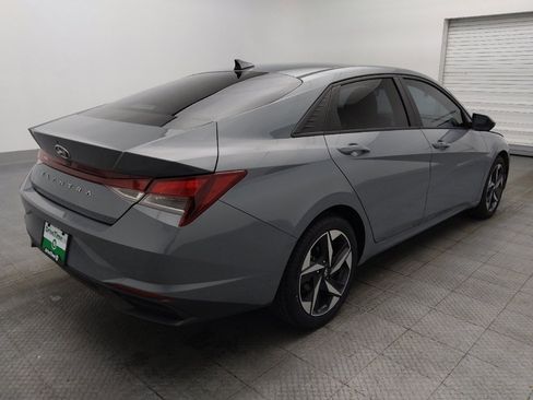 Used 2023 Hyundai Elantra SEL w/ Convenience Package image 9