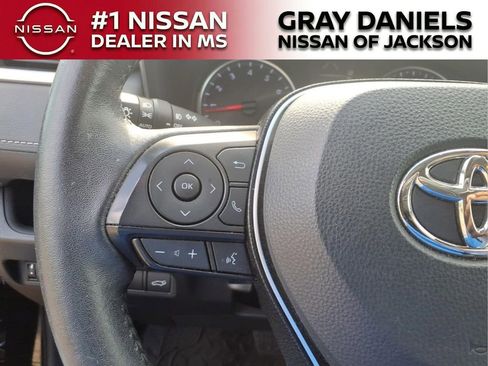 Used 2021 Toyota RAV4 XLE Premium AWD/4WD image 14