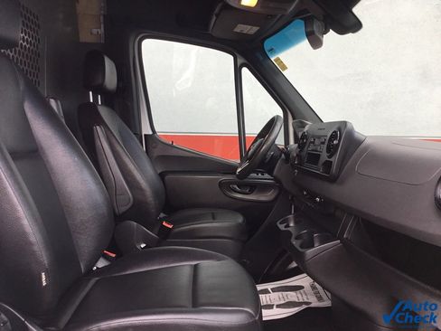 Used 2022 Mercedes-Benz Sprinter 2500 image 30