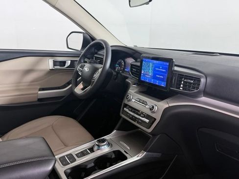 Used 2023 Ford Explorer XLT w/ Equipment Group 202A RWD image 24