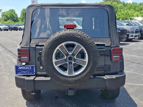 Used 2017 Jeep Wrangler Sport w/ Quick Order Package 24S AWD/4WD image 5