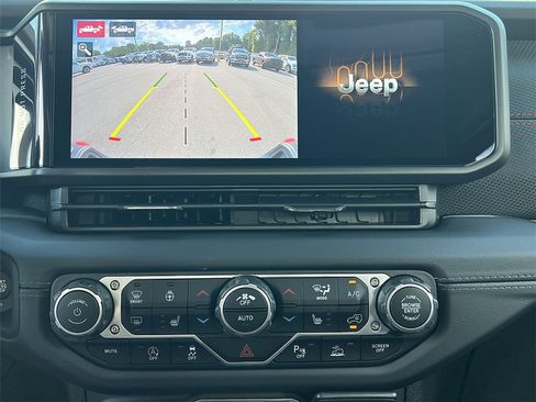 New 2025 Jeep Gladiator Rubicon image 4