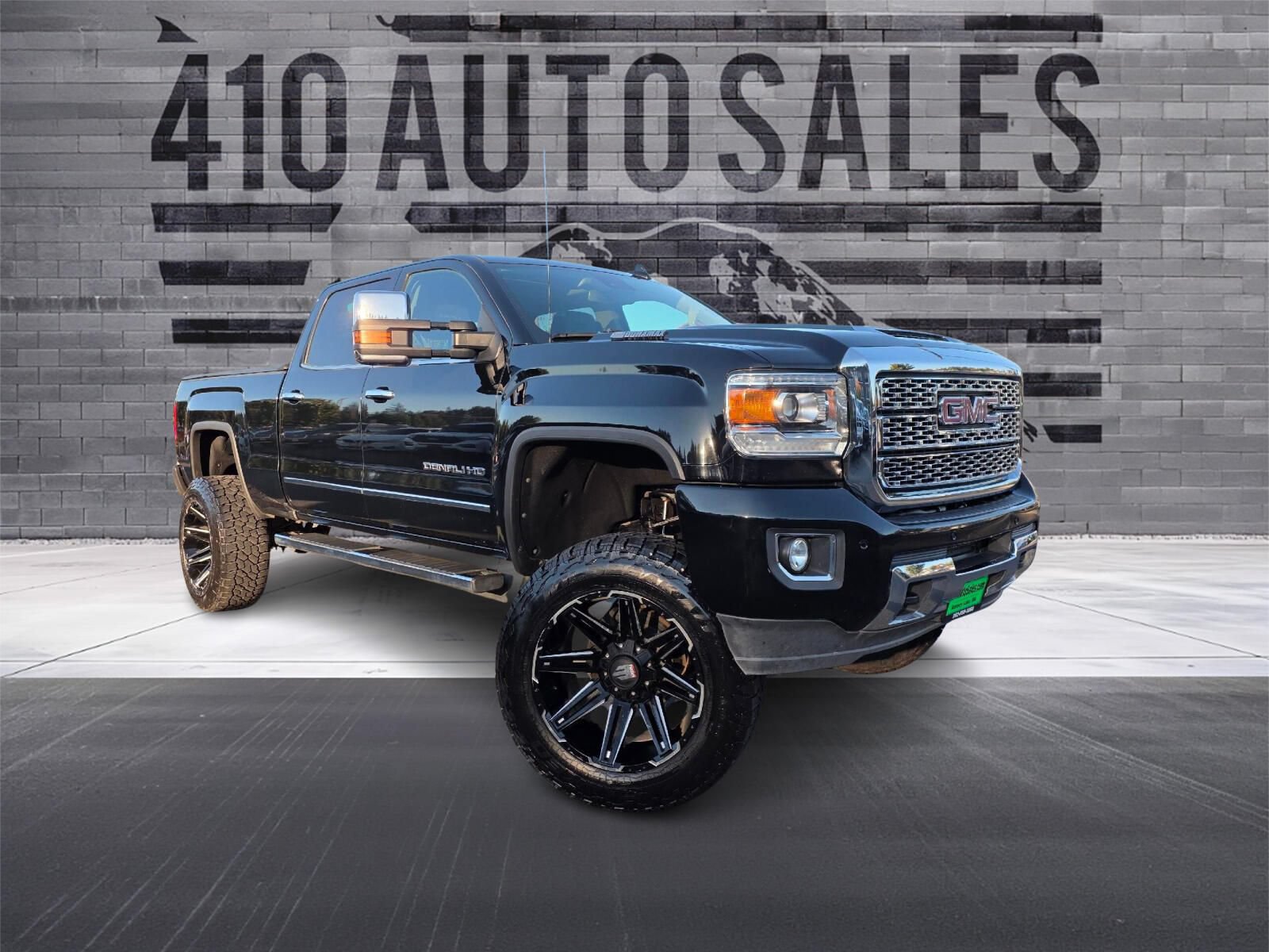 Used 2019 GMC Sierra 2500 Denali AWD/4WD image 1