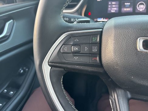 Used 2023 Jeep Grand Cherokee Altitude image 20