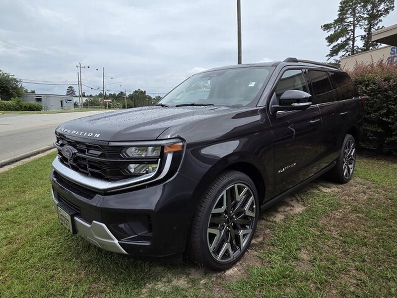 New 2026 Ford Expedition Platinum w/ Platinum Ultimate Package AWD/4WD image 3