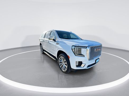 Used 2023 GMC Yukon XL Denali w/ Max Trailering Package AWD/4WD image 2