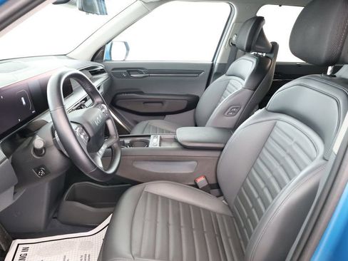 Used 2024 Kia EV9 Land image 21