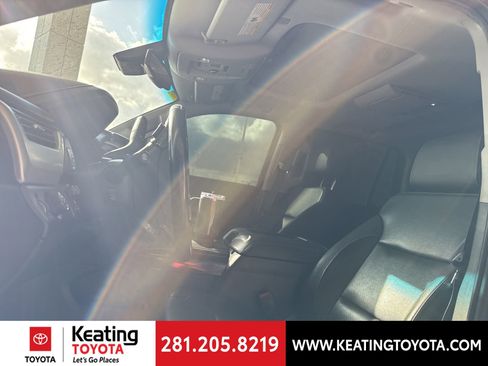 Used 2018 GMC Yukon SLT w/ Open Road Package image 16