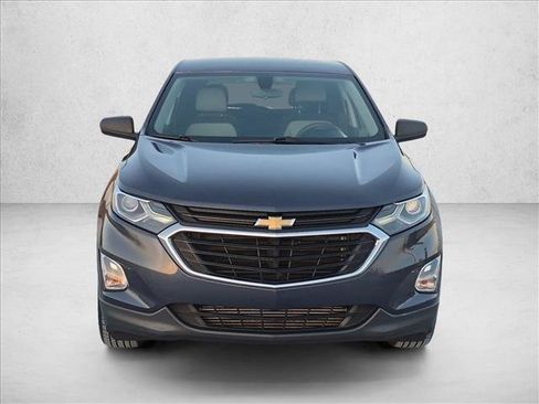 Used 2019 Chevrolet Equinox LS w/ LS Convenience Package FWD image 2