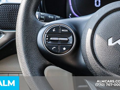 Used 2025 Kia Soul LX w/ LX Technology Package FWD image 34