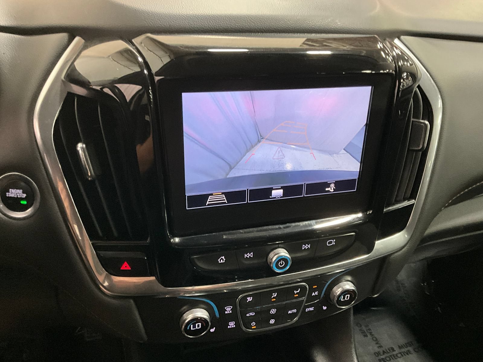 Used 2020 Chevrolet Traverse LT FWD image 22