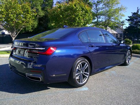 Used 2021 BMW 750i xDrive w/ Luxury Rear Seating Package AWD/4WD image 19