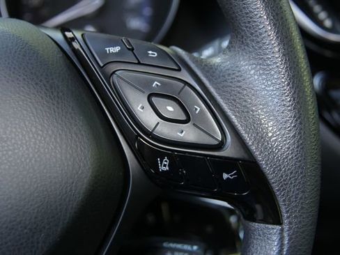 Used 2020 Toyota C-HR LE FWD image 23