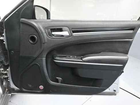 Used 2018 Chrysler 300 S w/ Beats Audio Group image 47