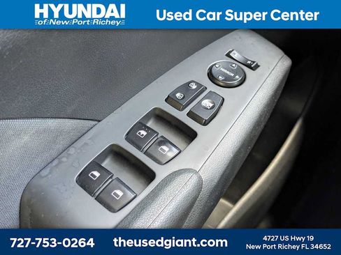 Used 2020 Hyundai Accent SE FWD image 23
