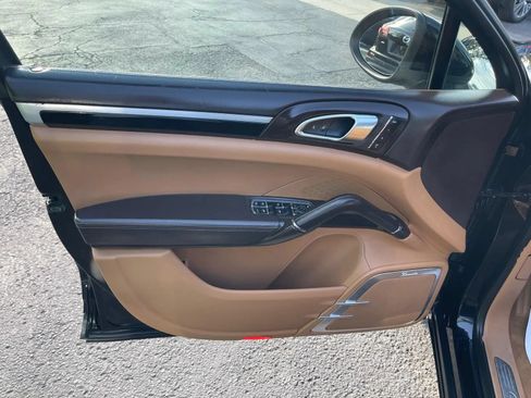 Used 2014 Porsche Cayenne S AWD/4WD image 17